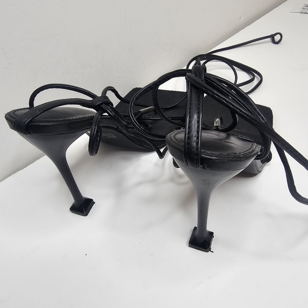 Mixx Shuz Black Strappy Thong Stiletto Heel Sandals - Size 7.5 Square Toe - Picture 7 of 9